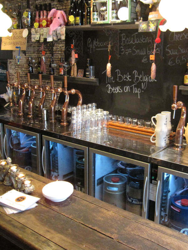 bruges, au bar