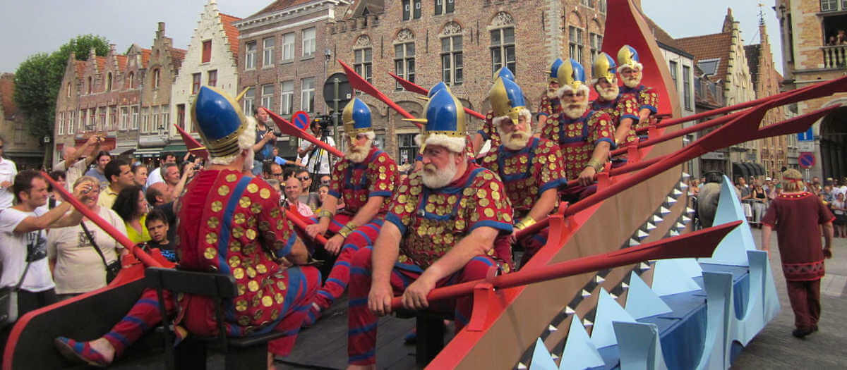 Cortège de l’Arbre d’Or