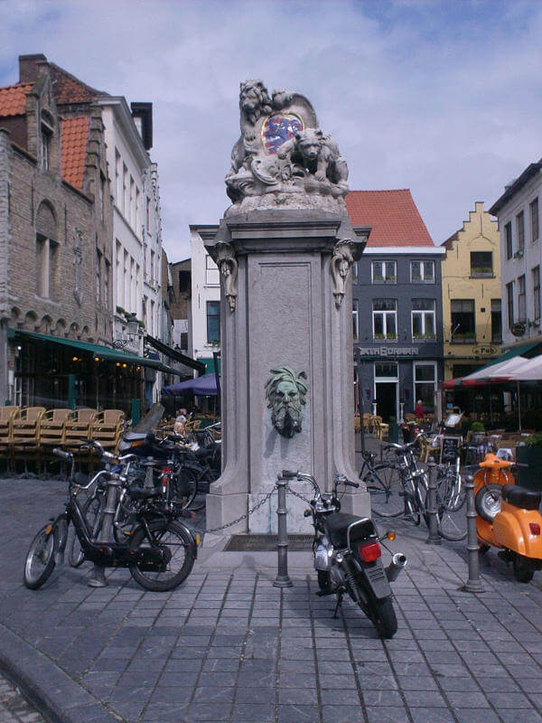 Fontaine du marché aux œufs